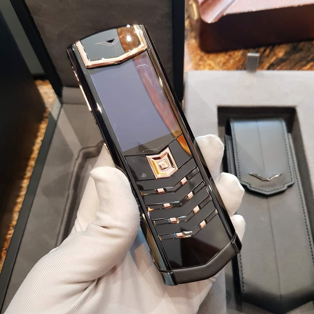 Điện thoại vertu siganture s black dlc red gold - 01