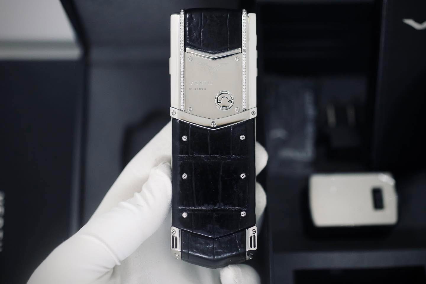 Vertu Signature S da cá sấu – Đỉnh cao cá nhân hóa