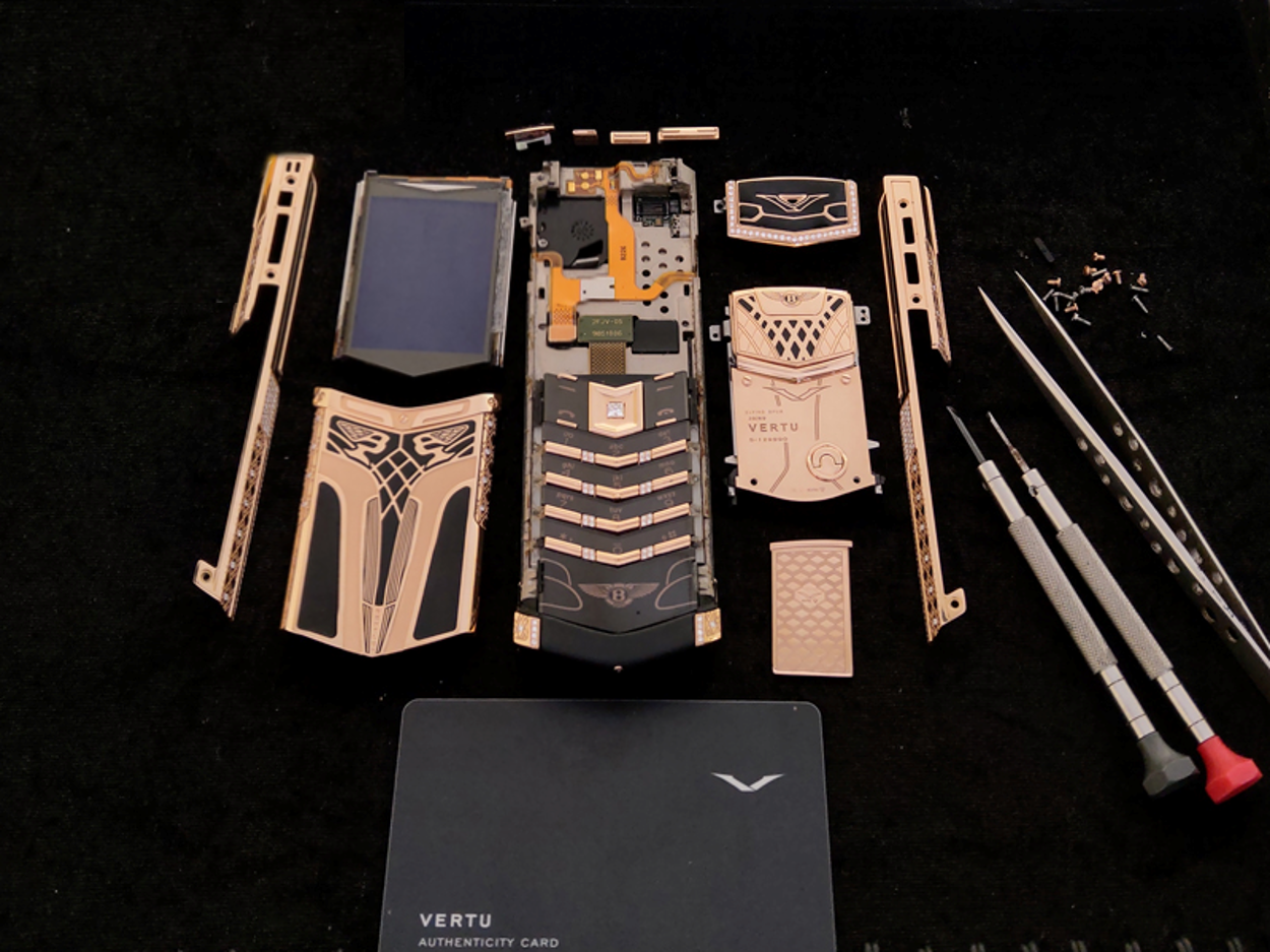 Bộ khung Vertu Signature S - HoangLuxury.com.vn