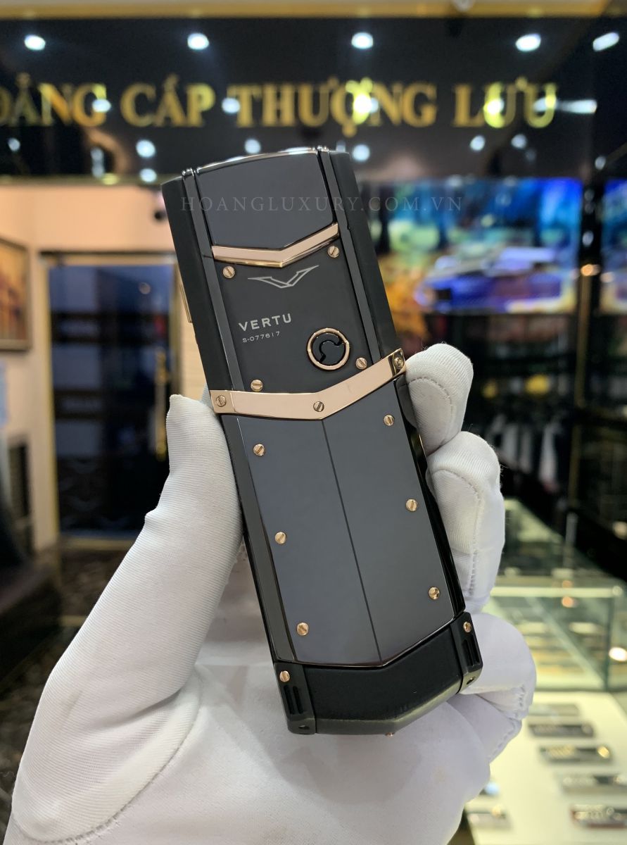 dien thoai vertu signature s pure black mix gold - 02