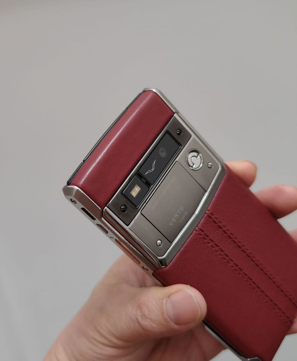 Điện thoại Vertu chính hãng