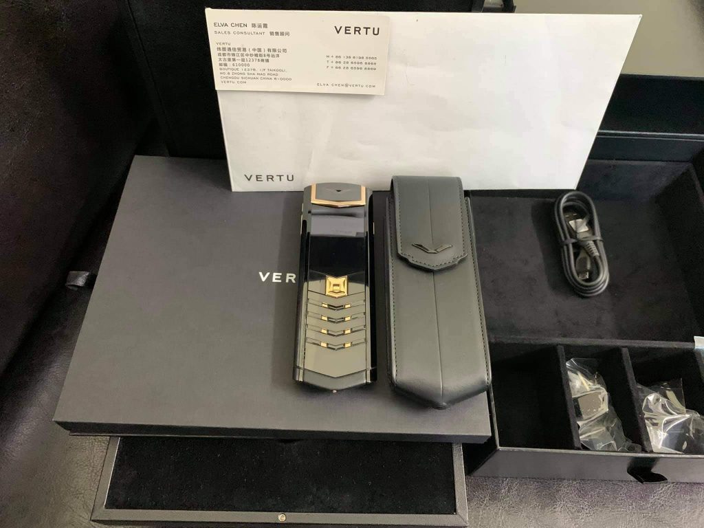 VERTU SIGNATURE S ULTIMATE MIX RED GOLD BLACK DLC