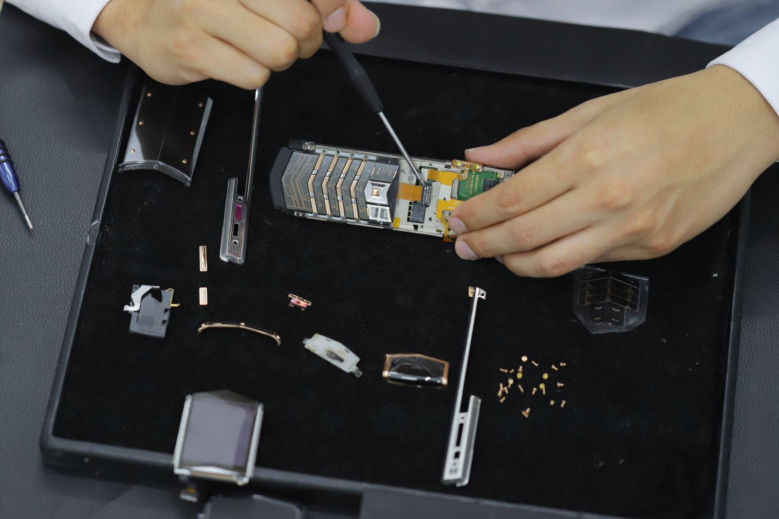 VERTU SIGNATURE S ROCK LIMITED EDITION