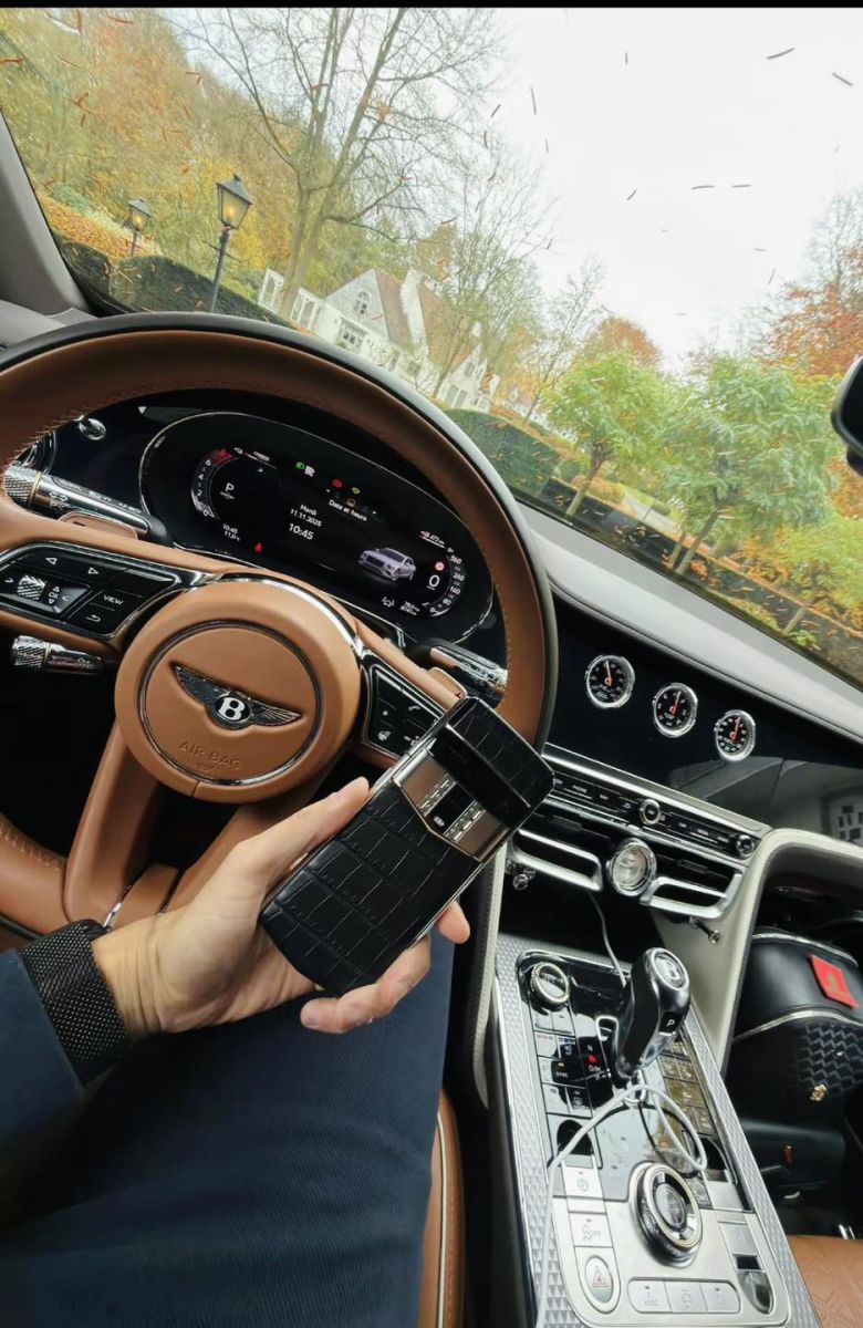 Vertu Agent Q – Biểu tượng của sự tôn quý