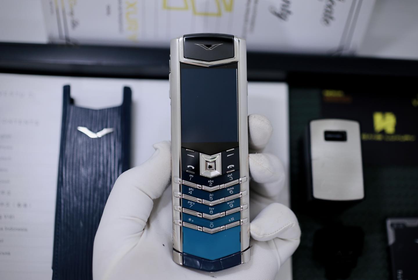 Vertu – Thương hiệu xa xỉ tái định nghĩa chuẩn mực điện thoại di động