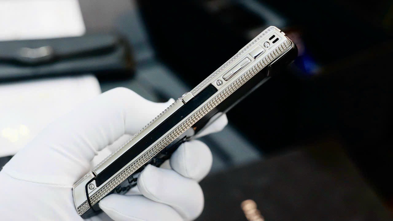 Vertu Signature S Clous de Paris Stainless Steel