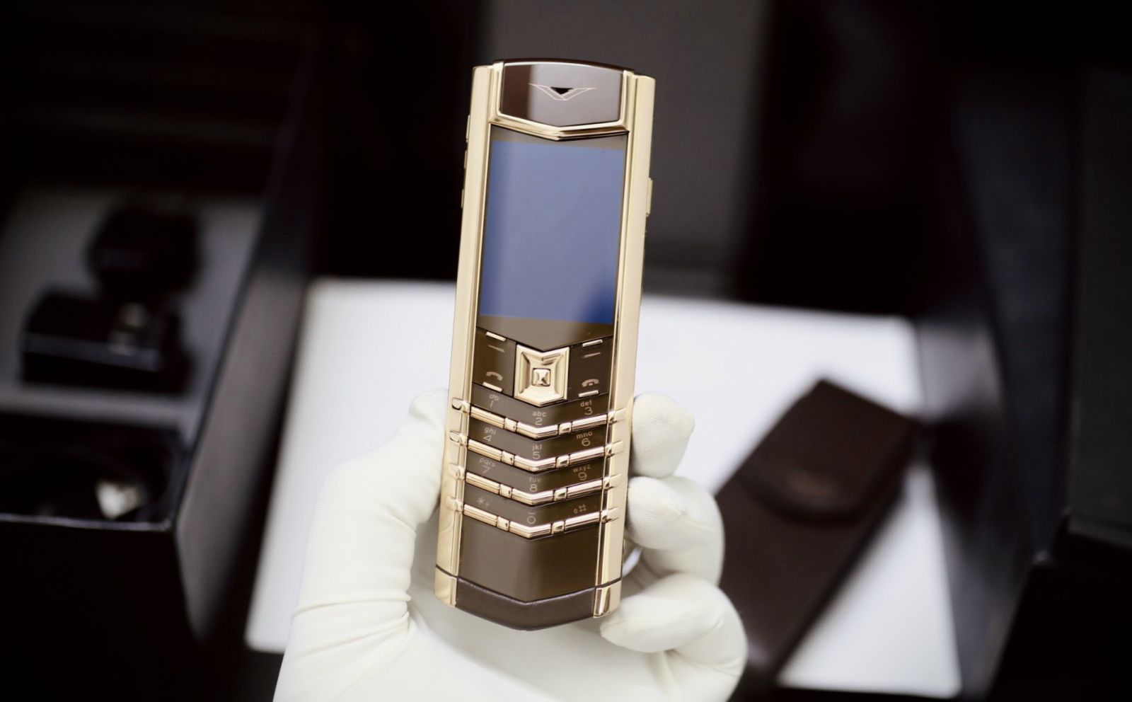 VERTU SIGNATURE S - THƯƠNG HIỆU ĐẲNG CẤP DÀNH CHO DOANH NHÂN