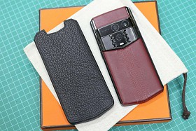 Bao da Vertu Agent Q da bê