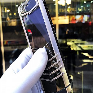 VERTU SIGNATURE S STAINLESS STEEL 2017- Sự biến đổi uyển chuyển.