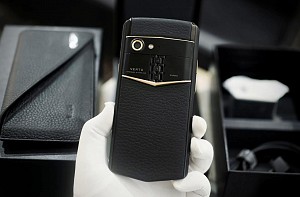VERTU ASTER P - MANG ĐẾN SỰ HỒI SINH CHO MỘT BIỂU TƯỢNG XA XỈ