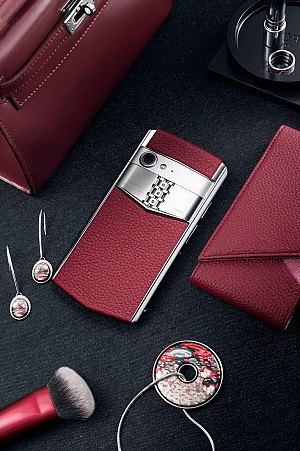 VERTU ASTER P - MÓN QUÀ BIỂU TẶNG ĐẲNG CẤP TRONG NĂM 2024