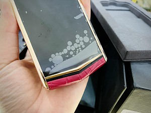 ĐIỆN THỢI VERTU RƠI XUỐNG NƯỚC: CÁCH XỬ LÍ ĐÚNG CÁCH