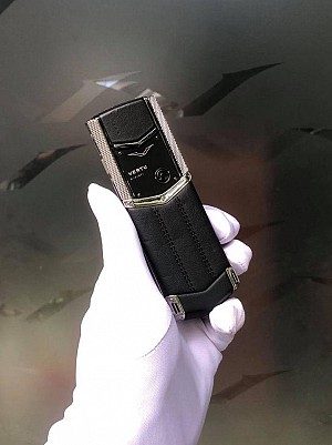 Vertu Signature S Bentley- Đẳng cấp thời thượng