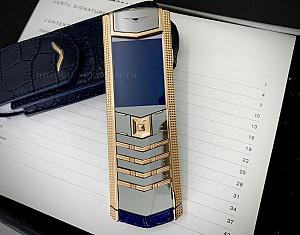 Vertu Signature S Cloud De Paris thủ đô thu nhỏ trên chiếc điện thoại