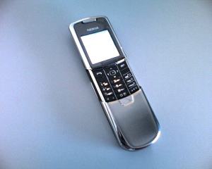 NHỮNG LÝ DO KHIẾN BẠN THÍCH VỀ CHIẾC ĐIỆN THOẠI CỔ HUYỀN THOẠI - NOKIA 8800