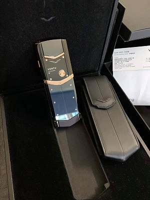 Vertu Signature S Red Gold Black DLC-  Nguồn cảm hứng bất tận