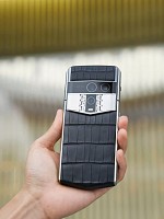 Biếu tặng điện thoại Vertu Agent Q cuối năm – Món quà quyền lực dành cho các sếp lớn
