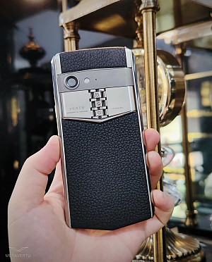 SÀNH ĐIỆU HƠN VỚI ĐIỆN THOẠI VERTU ASTER P