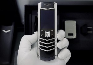 Vertu Signature S – Biểu tượng đỉnh cao của nghệ thuật chế tác điện thoại xa xỉ