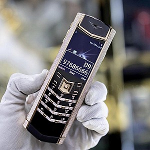 VERTU SIGNATURE S GIÁ CHUẨN NỬA TỶ.