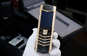 MỘT SỐ MẪU ĐIỆN THOẠI VERTU SIGNATURE S VÀNG KHỐI ĐẸP CHO CÁC SẾP SƯU TẦM HAY BIẾU TẶNG