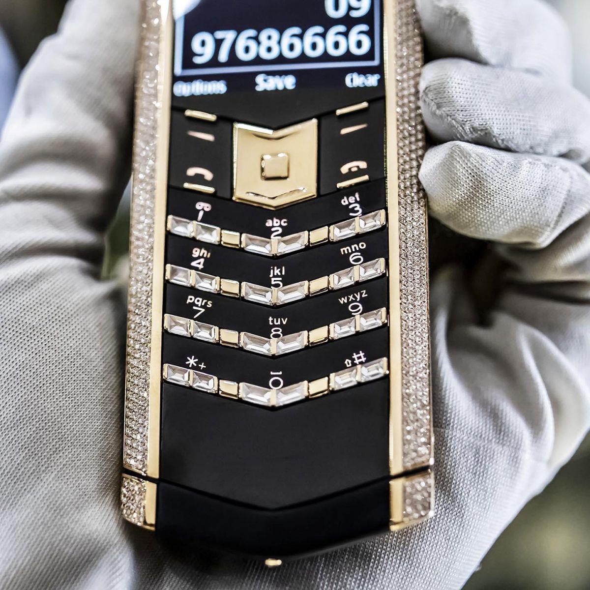 Vertu Signature S Rose Gold Full Diamond Vertu Signature S Rose Gold Full Diamond