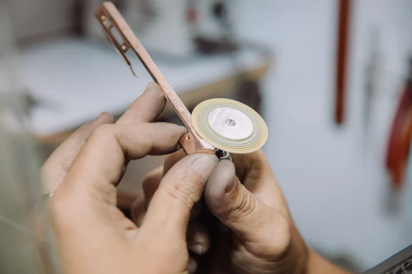 GIA CÔNG LÀM NGUỘI – CÔNG ĐOẠN THEN CHỐT TRONG QUY TRÌNH CHẾ TÁC