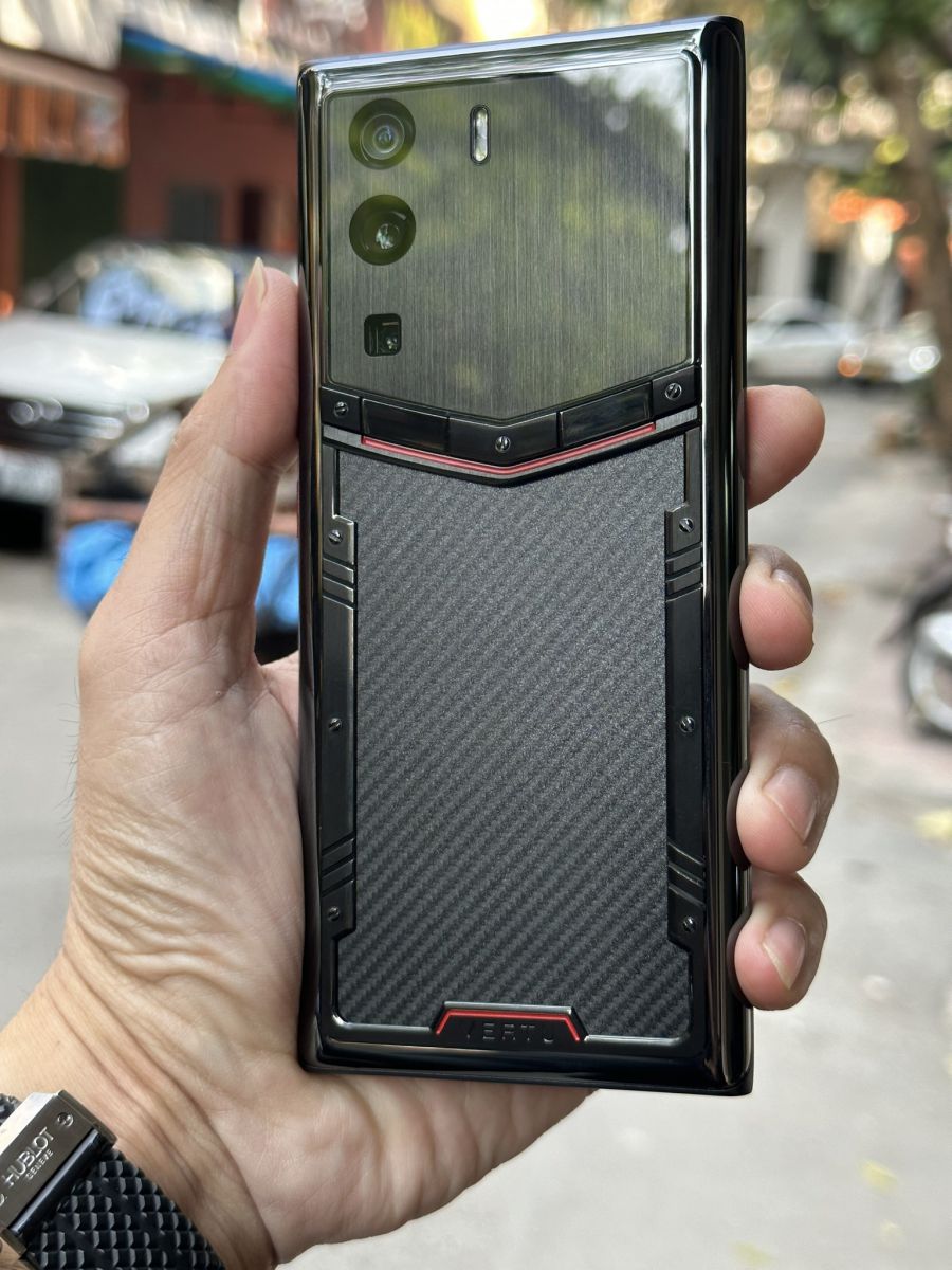 vertu-METAVERTU BASIC CARBON FIBER - CẢI TIẾN VƯỢT BẬC NHẤT 2024/hoangluxury