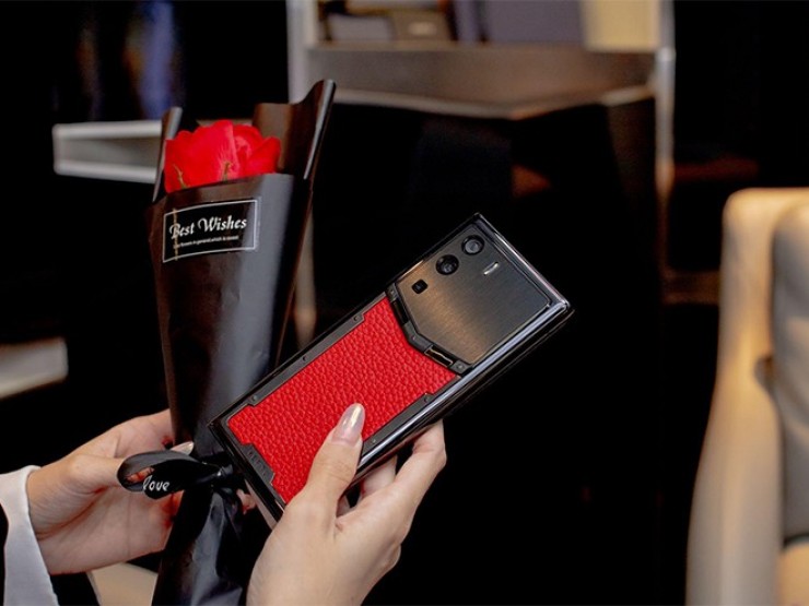 VERTU-HÉ LỘ QUY TRÌNH SẢN XUẤT ĐIỆN THOẠI METAVERTU HÀNG ĐẦU/HOANGLUXURY