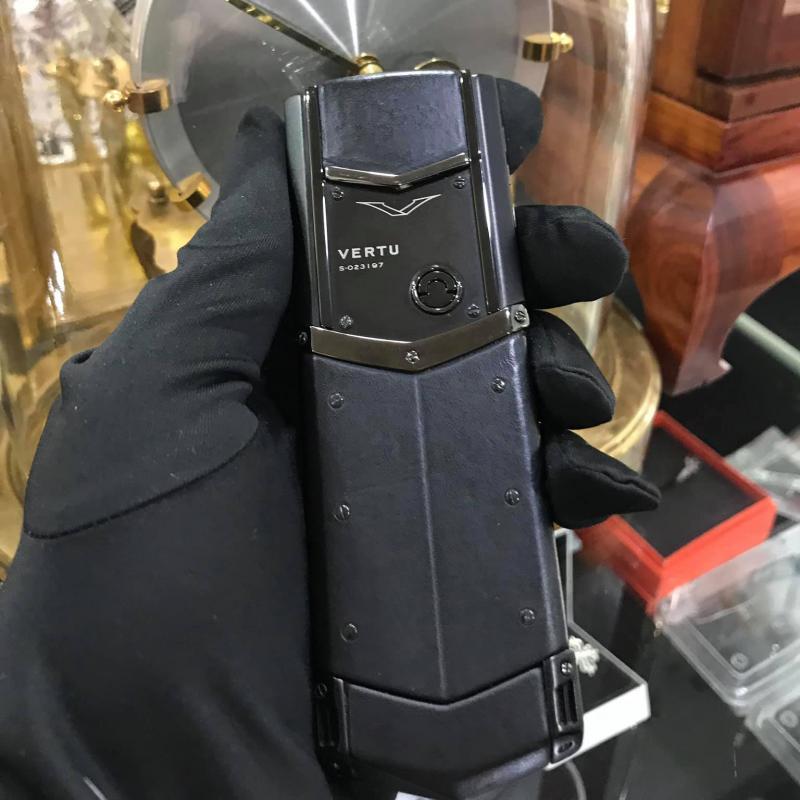 Vertu Signature S Pure Black Mix Diamond Vertu Signature S Pure Black Mix Diamond