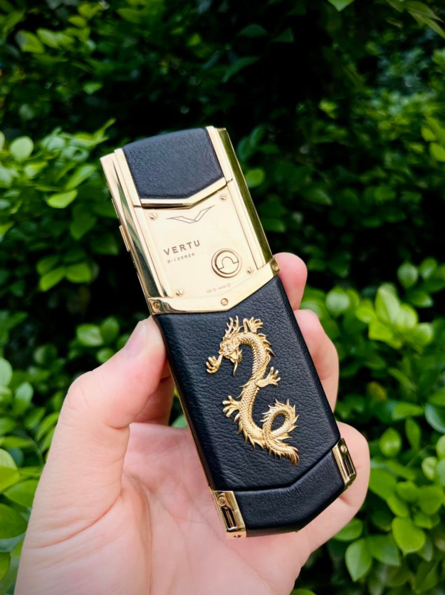 VERTU S HÌNH RỒNG 3D VÀNG KHỐI VERTU S HÌNH RỒNG 3D VÀNG KHỐI