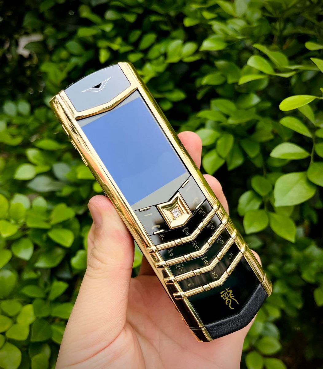 VERTU S HÌNH RỒNG 3D VÀNG KHỐI VERTU S HÌNH RỒNG 3D VÀNG KHỐI