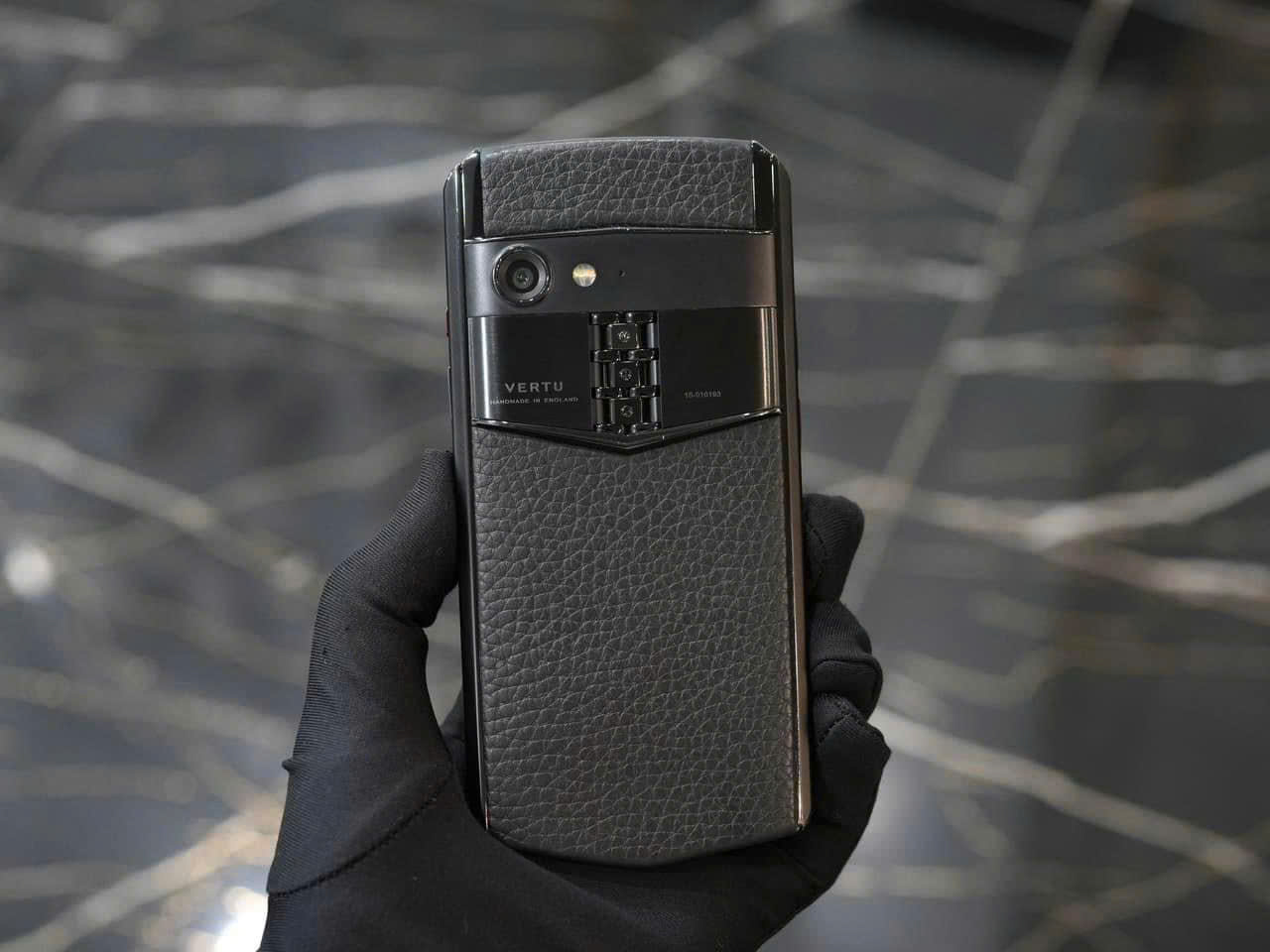 Địa chỉ mua Vertu Aster P uy tín tại Việt Nam