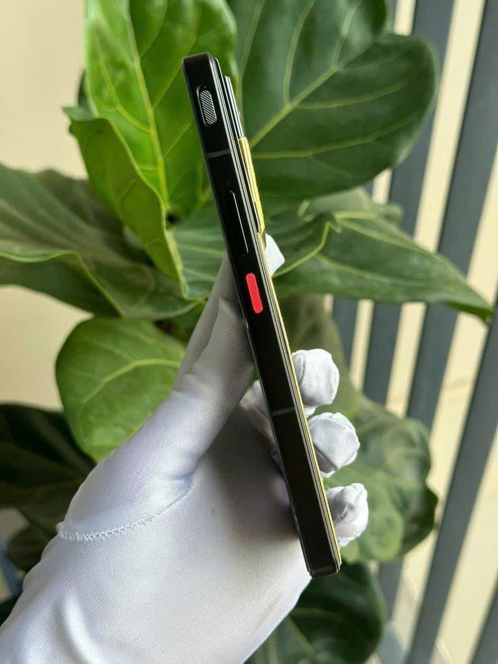 Điện thoại METAVERTU 2