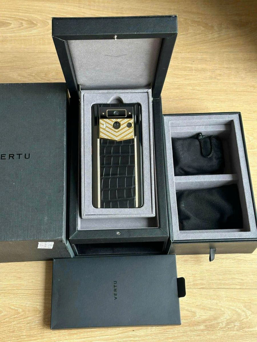 Điện thoại METAVERTU 2