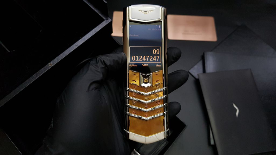 Vertu nhỏ gọn, phù hợp khi chơi các môn thể thao ngoài trời Vertu nhỏ gọn, phù hợp khi chơi các môn thể thao ngoài trời