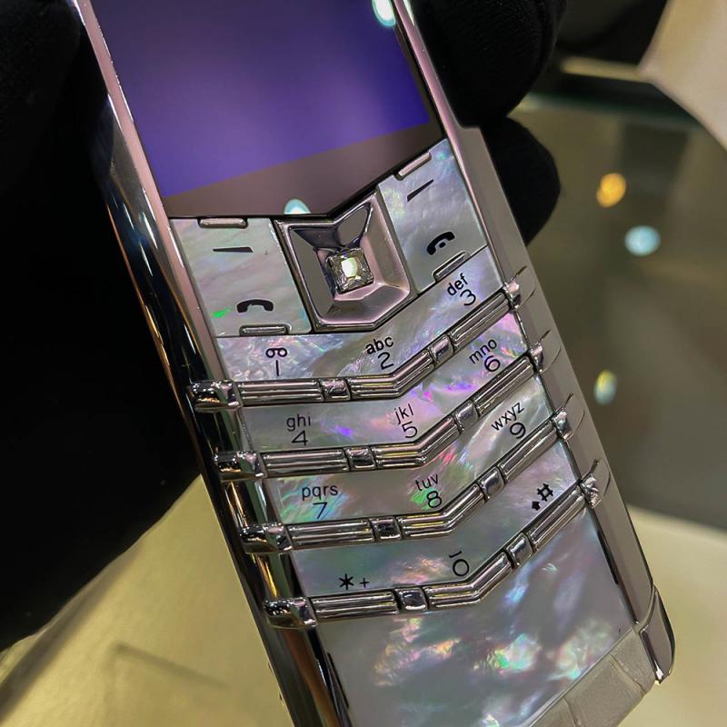 Vertu Signature S White Mother Of Pearl - HoangVertu.vn Vertu Signature S White Mother Of Pearl - HoangVertu.vn