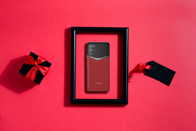 Phần lưng da bò của điện thoại iVertu 5G Phần lưng da bò của điện thoại iVertu 5G
