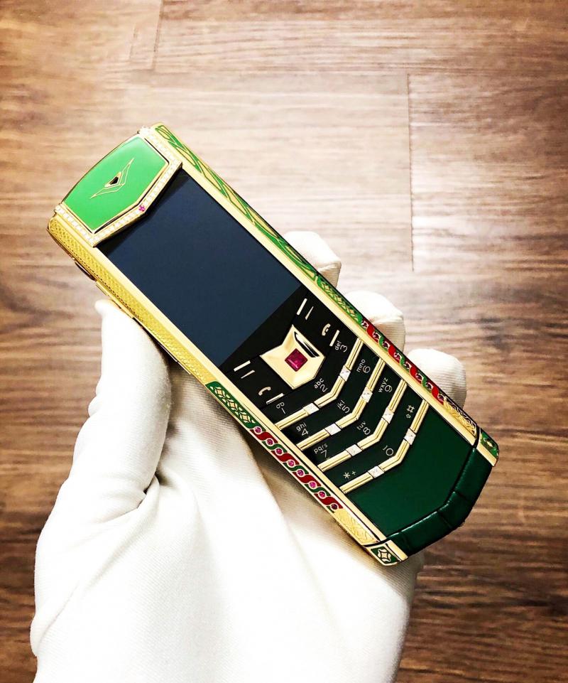 Vertu Signature S Guan Yu Rose Gold Diamonds Bespoke Black Vertu Signature S Guan Yu Rose Gold Diamonds Bespoke Black
